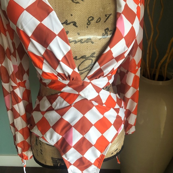 Swimsuit - Picture 3 of 8